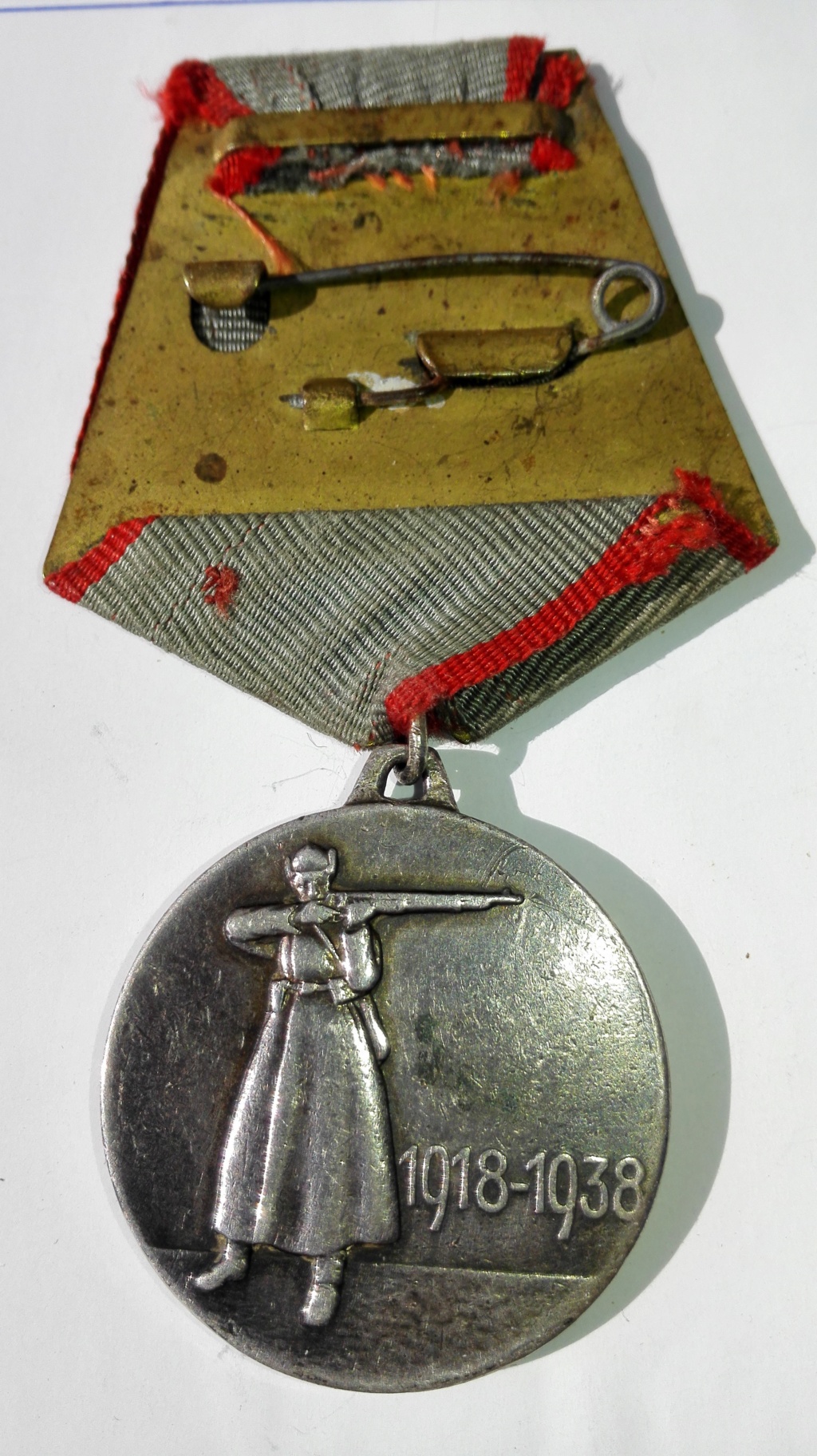 Médaille pour les 20 ans de l'Armée Rouge (1918-1938) Img_2238