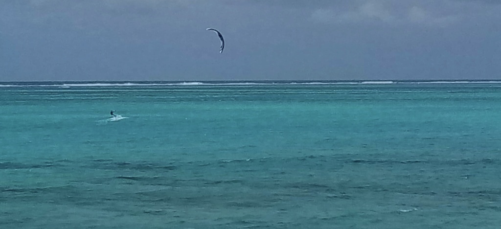 Décollage d un bateau - "Mauritius Kite Dream" All in One  - Page 11 72cd1710