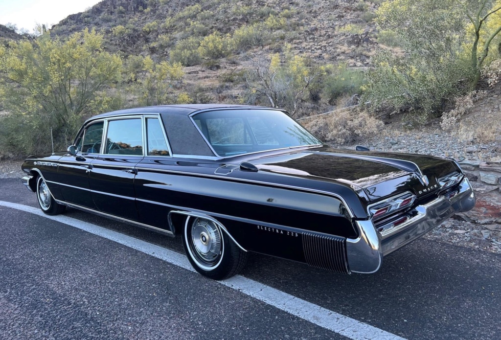 Une luxueuse Buick Electra 225 Limousine 1962. 1962_b13