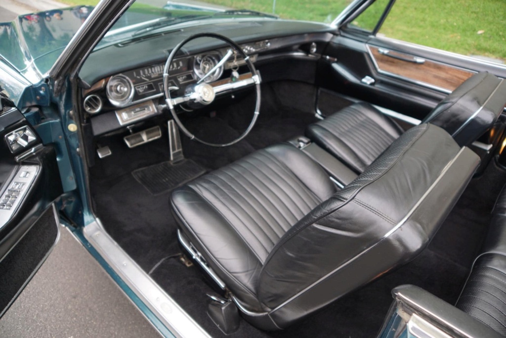 La très énorme Cadillac Eldorado convertible 1965. 1965_c21