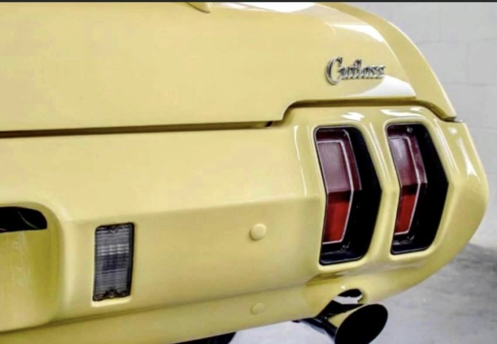 Un flamboyant Oldsmobile Cutlass Rallye 350, 1970. 1970_o30