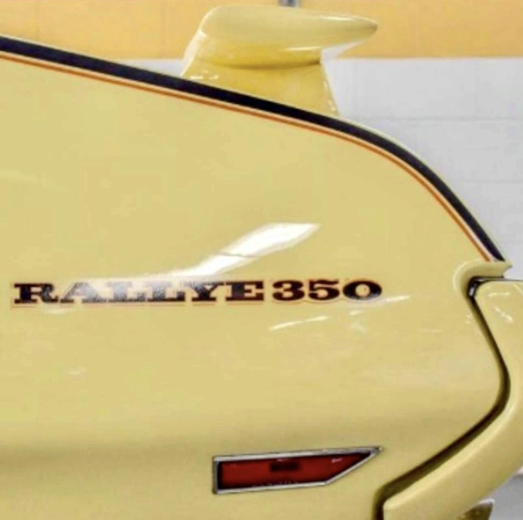 Un flamboyant Oldsmobile Cutlass Rallye 350, 1970. 1970_o45