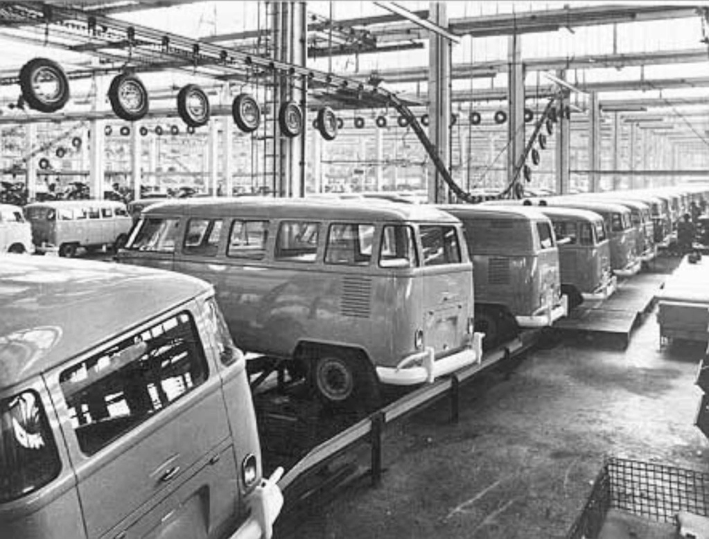 Vielles photos de l'usine des Mini-Bus Volkswagen. Bug_810