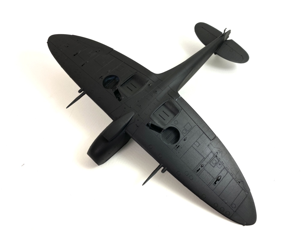 spitfire - [GB EDUARD] 1/48 - Supermarine Spitfire Mk IX - "Clostermann"  Img_e028