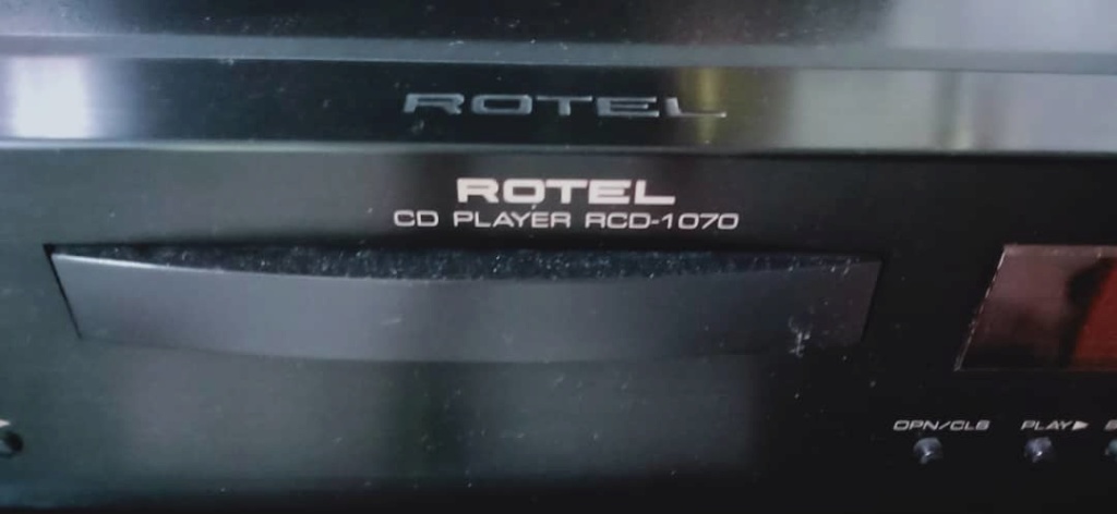 Rotel RCD 1070 CD player (used)(Sold) Rotel115