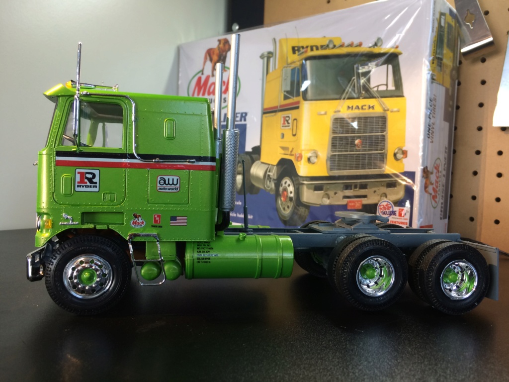 Mack Cruise Liner Cabover 1/25 Img_0515