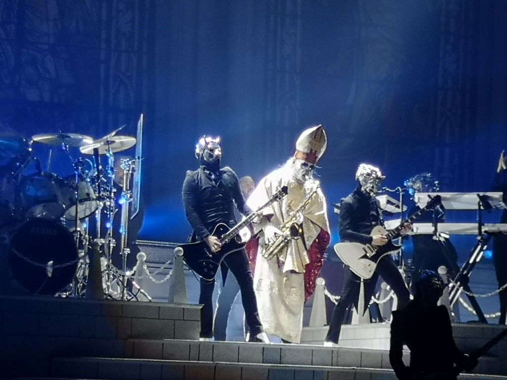 Papa Emeritus y sus discípulos reparten misas oscuras - Página 11 Img_2043