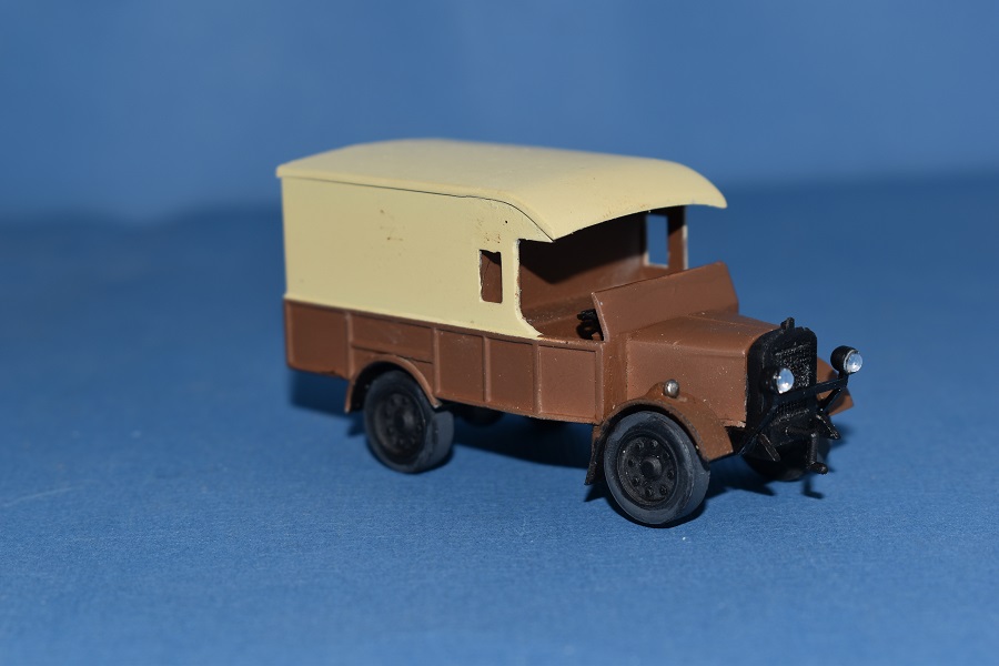 Thornycroft 1 1/2 ton Parcel Van Fin214