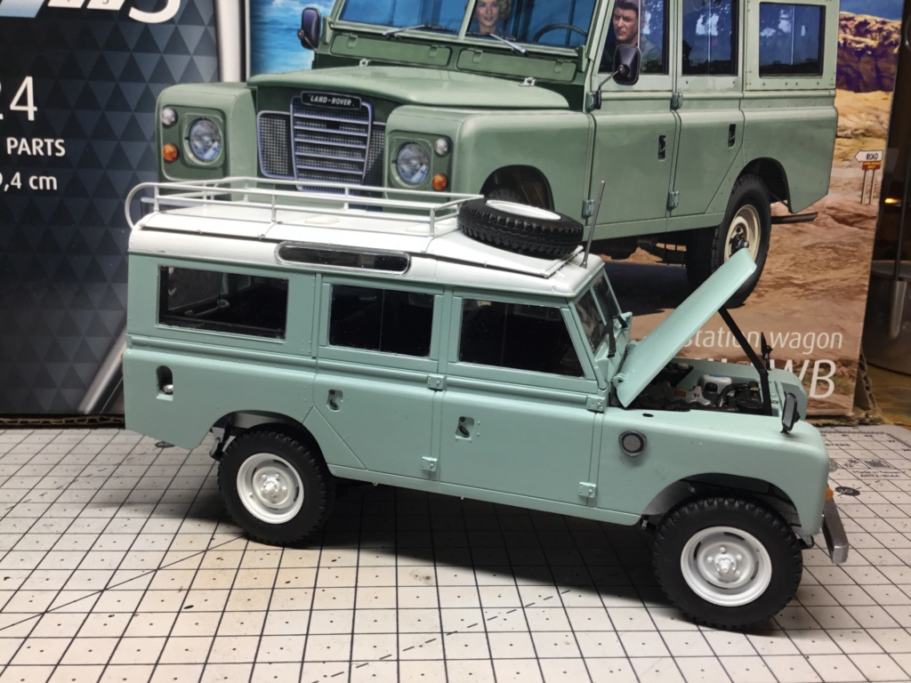 Land Rover Series III LWB-Revell-[1:24] - Page 2 Cb036a10
