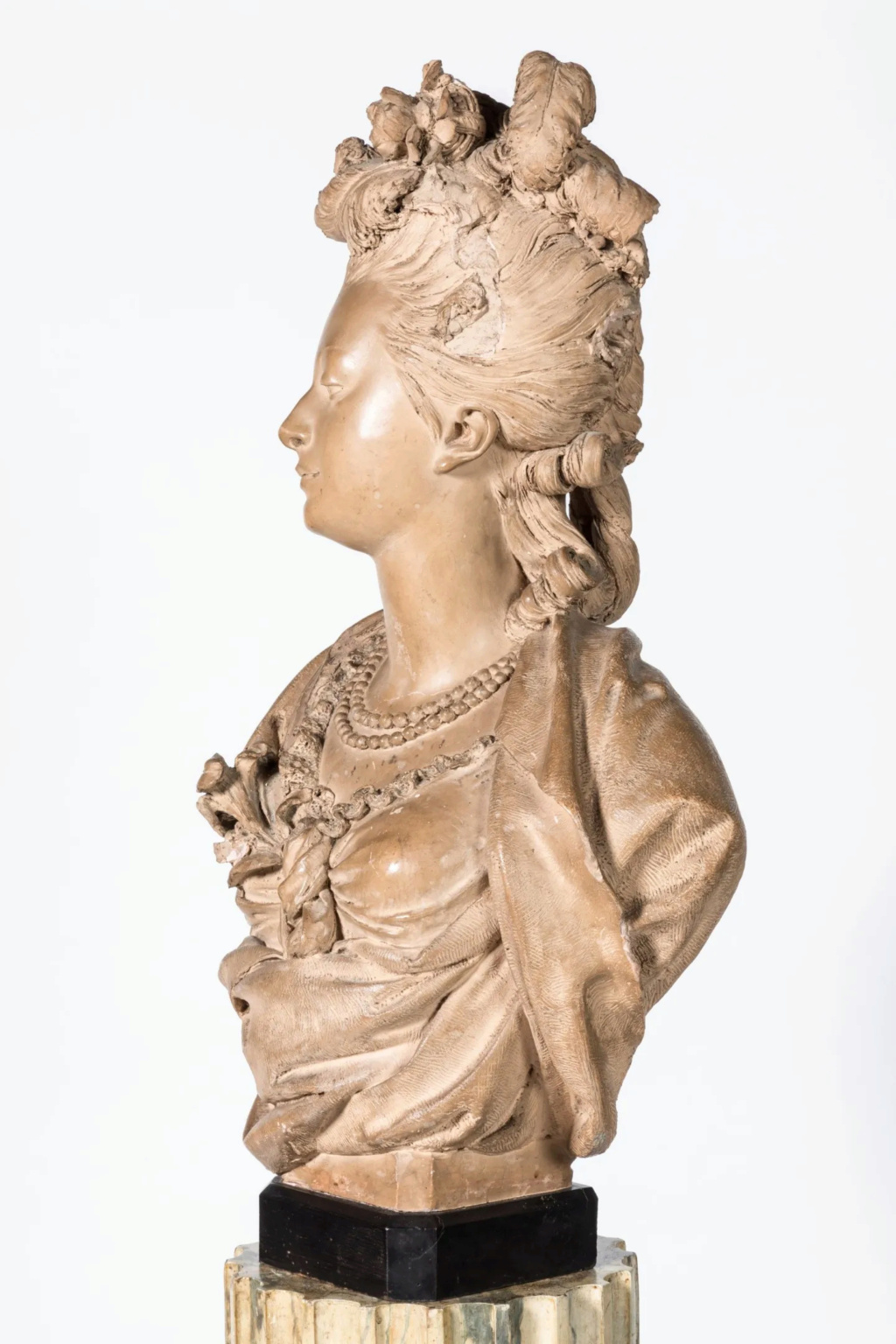 Bustes de Marie Antoinette par Albert Ernest Carrier de Belleuse Tzolzo73
