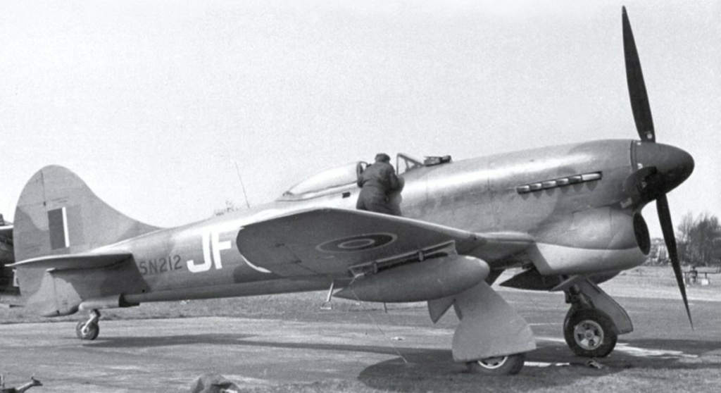 [AIRFIX] HAWKER TEMPEST Mk V 1/72ème Réf A02109 Hawker58