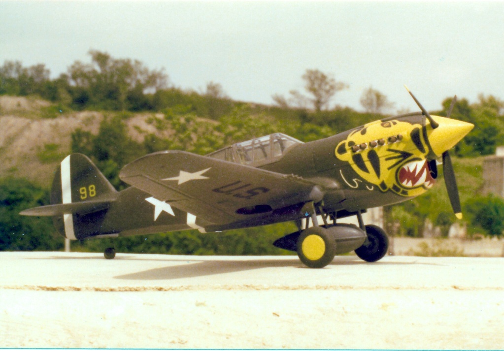 [Aurora] Curtiss P-40 «Flying Tiger» P-40e_10