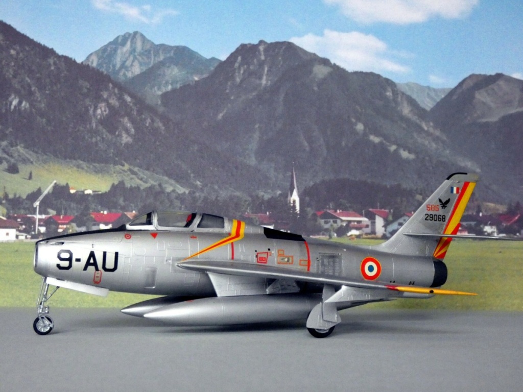 REPUBLIC F-84F THUNDERSTREAK et RF-84F THUNDERFLASCH Réf 554 et 556 Republ51