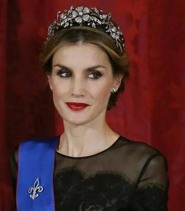 LA REINA LETIZIA: IMÁGENES DE UNA VIDA - Página 2 19105010