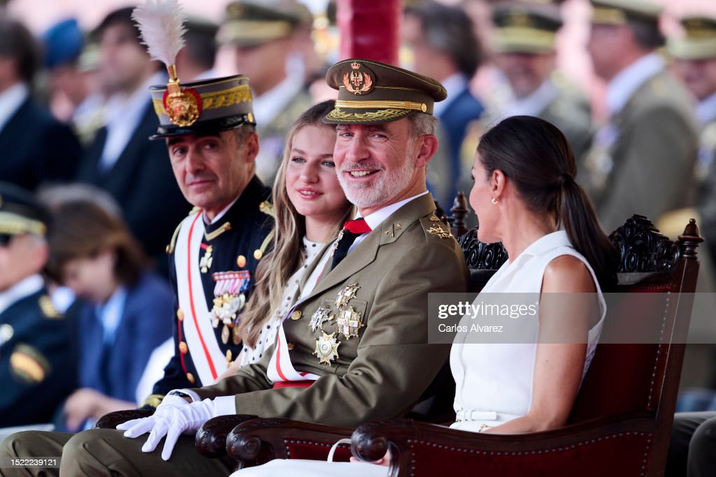 ACTOS CONJUNTOS DE LOS REYES O LA FAMILIA REAL II - Página 23 4419