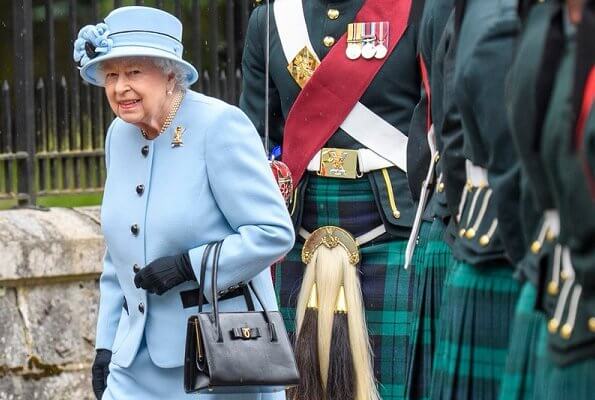 ISABEL II Y FELIPE DE EDIMBURGO 66520211