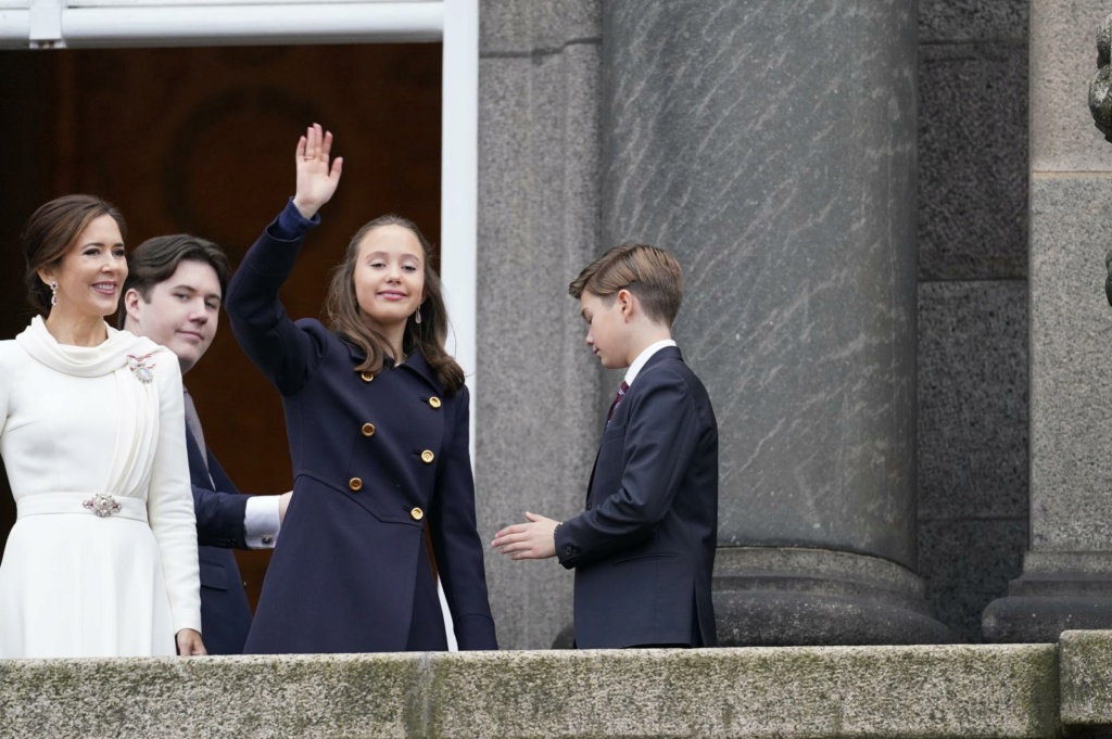 ABDICACIÓN DE LA REINA MARGARITA Y PROCLAMACIÓN DE FEDERICO X DE DINAMARCA _jsu1511