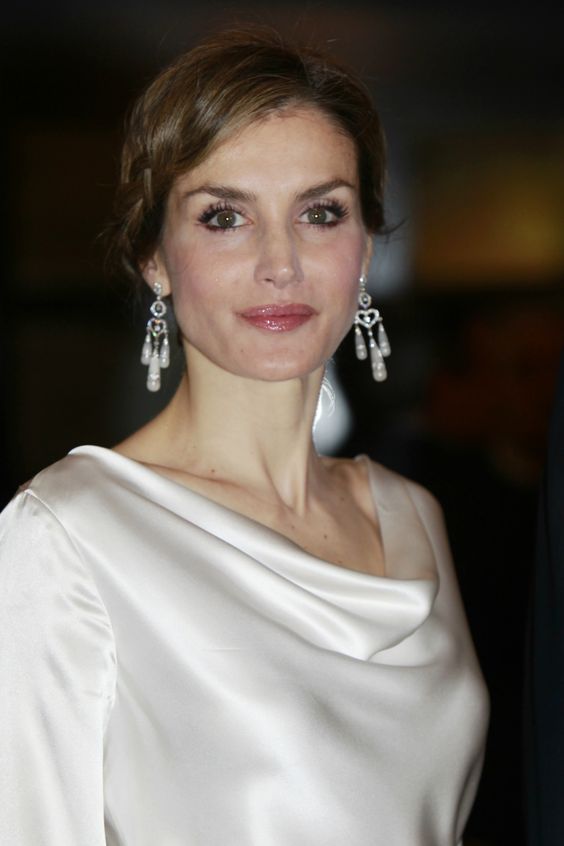 JOYAS DE  LA REINA LETIZIA - Página 16 E5bfc610