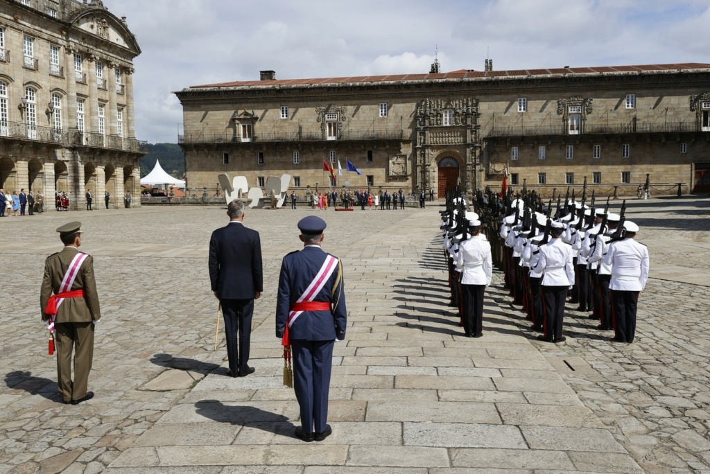 ACTOS CONJUNTOS DE LOS REYES O LA FAMILIA REAL I - Página 36 Fr_ofr16