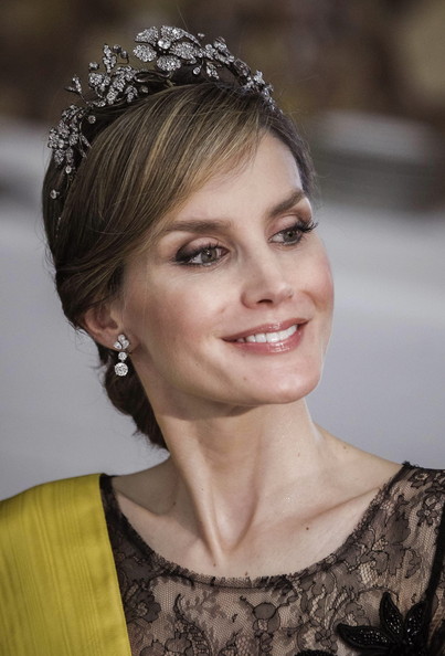 JOYAS DE  LA REINA LETIZIA - Página 7 Queenl48