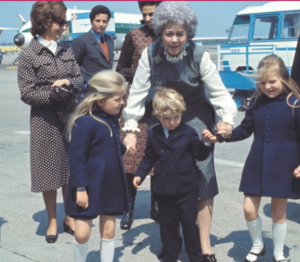 FELIPE DE BORBÓN, INFANCIA Y JUVENTUD. - Página 24 Scre1110