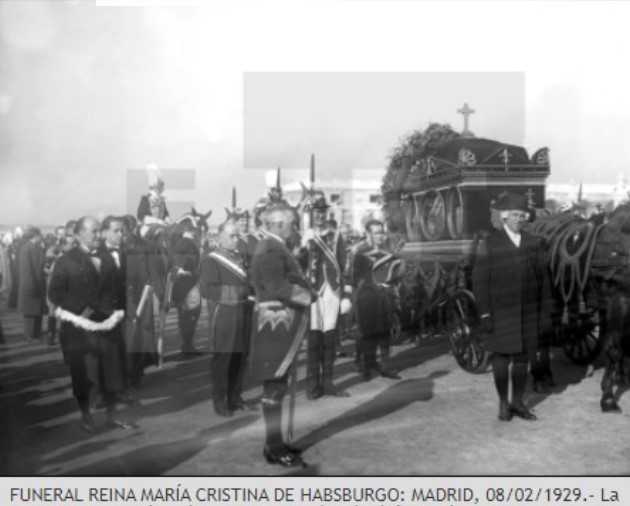 LA REGENTE: MARÍA CRISTINA DE HABSBURGO-LORENA - Página 18 Scre1890