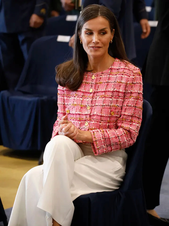 REINA LETIZIA - Página 39 Sema1100