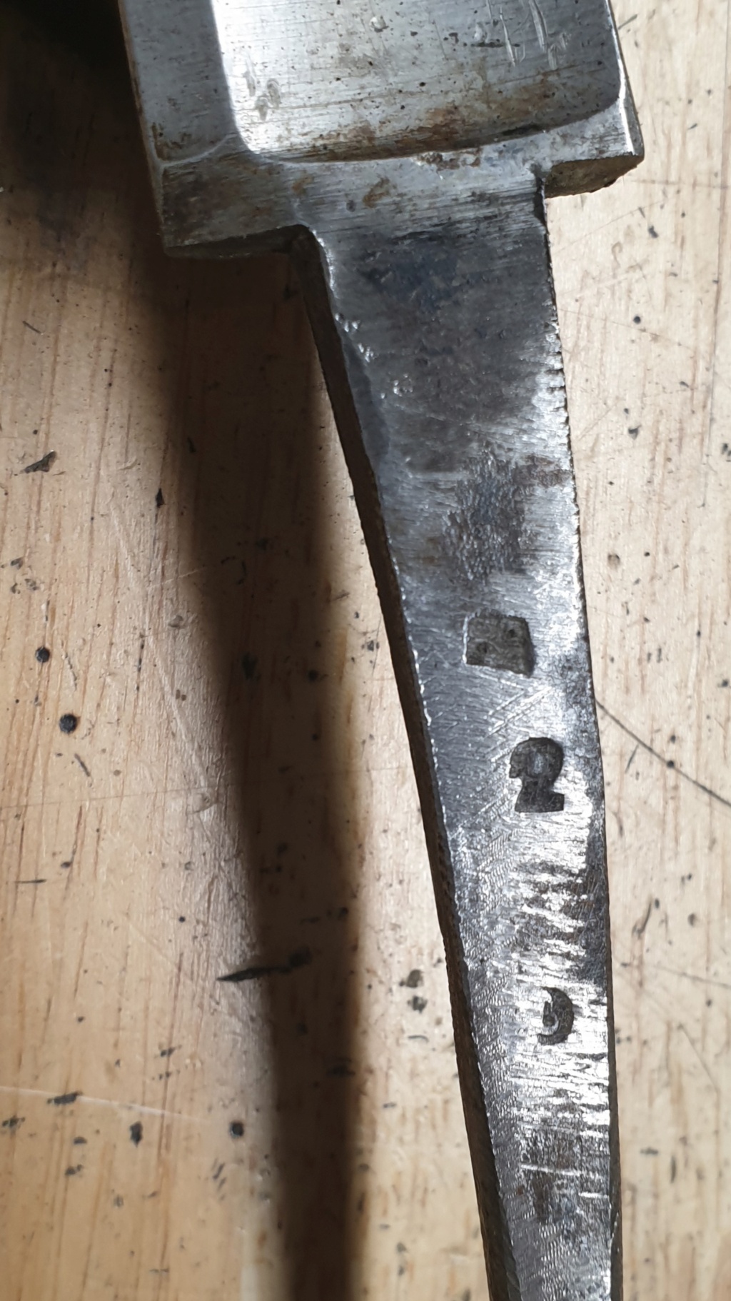 sabre AN IX / ANXI (?) cavalerie légère, officier, problème avec l'inscription. Trzpie11