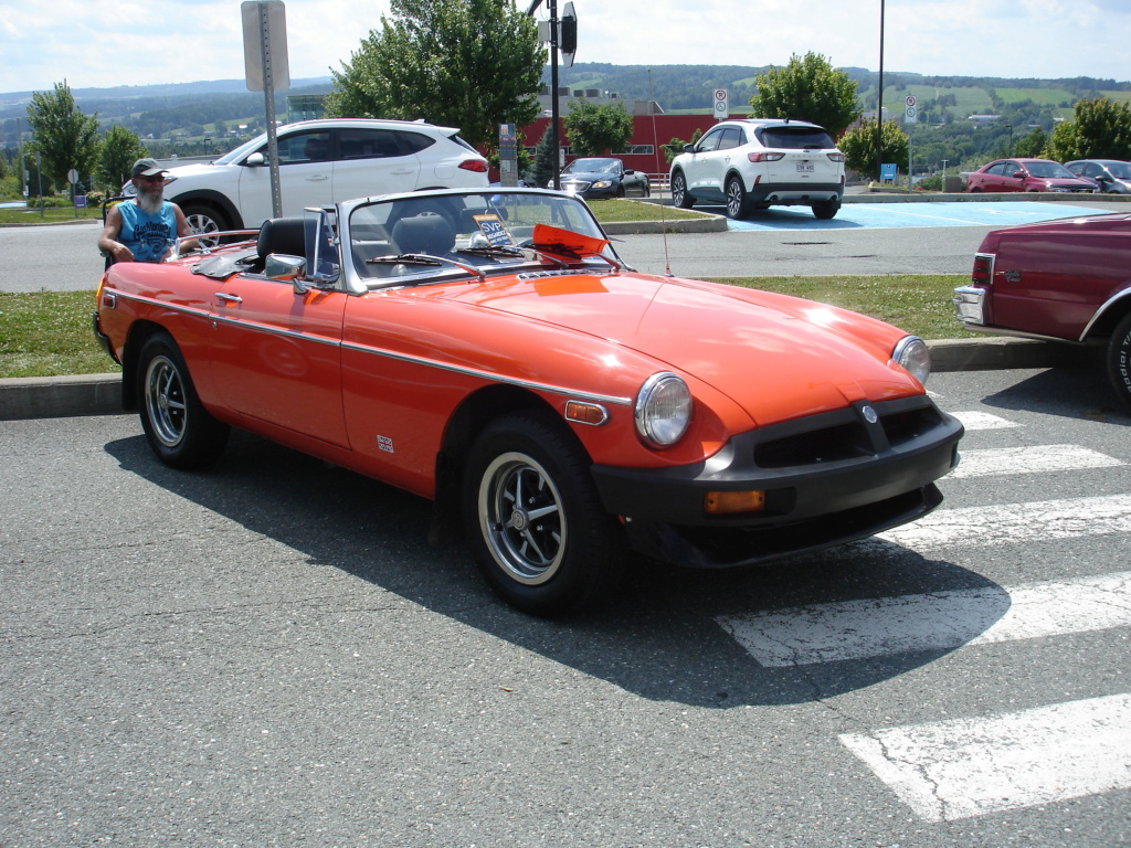 Expo d'auto V8 Antique - 7 août 2022 Dsc06842