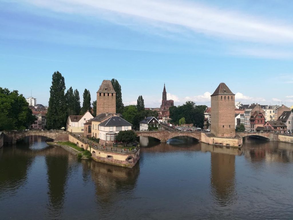 => Alsace Département 67/68 - Les Ponts Couverts et La Petite France à Strasbourg 27894410