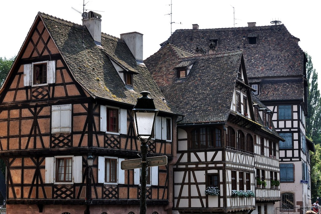 => Alsace Département 67/68 - Les Ponts Couverts et La Petite France à Strasbourg Maison11