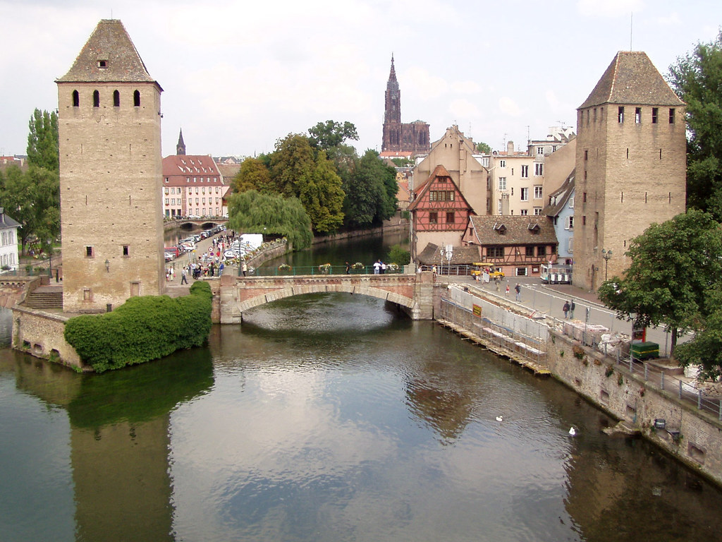 => Alsace Département 67/68 - Les Ponts Couverts et La Petite France à Strasbourg Mid_0012