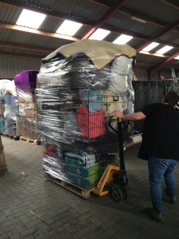 4 pallets voor Asociación de Rescate Animal Brigada Animalista Img_8610