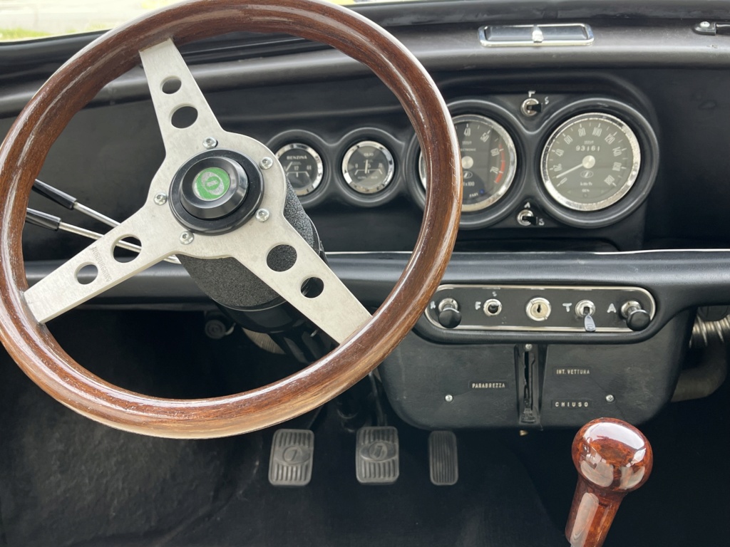 Présentation Auto vintage aquitaine et sa mini cooper Mk2 Innoce13
