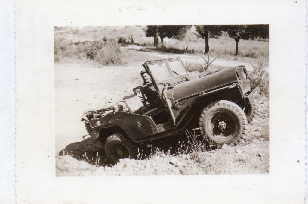 Armement de bord de la VLR DELAHAYE (affut) Soldat10