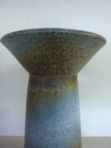 Stunning shaped and glazed vase dated - Ciro Holland  P1130119