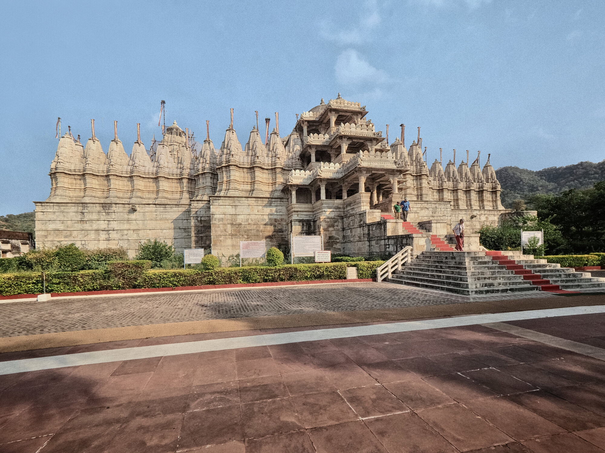 [Architecture_et_Graphisme]  ☞ Temple de Ranakpur 001_pb11