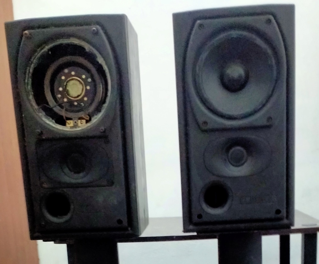 Mission 731 bookshelf speakers Img_2025