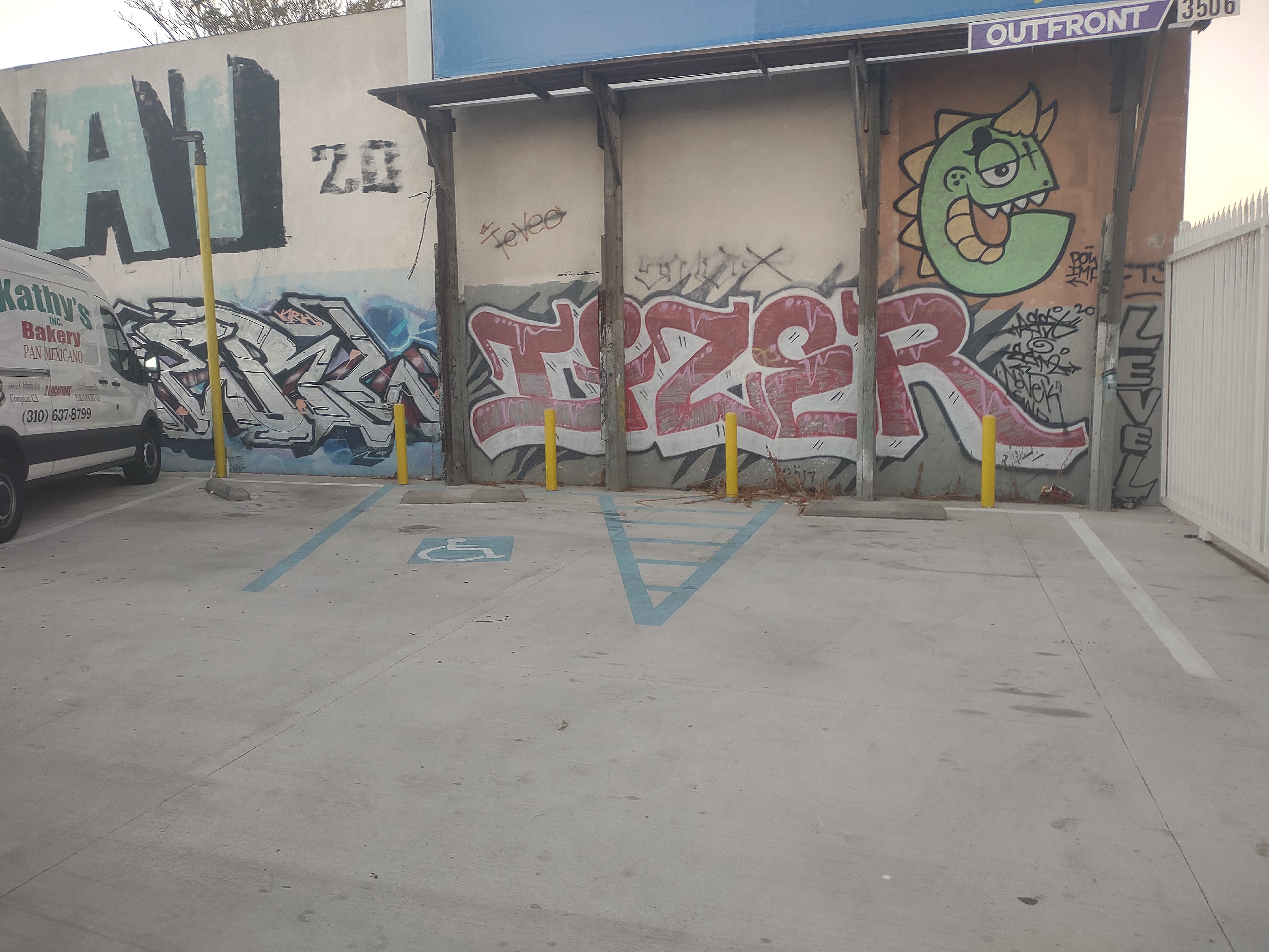 Compton c.a. ( graffiti murals ) Img_1119