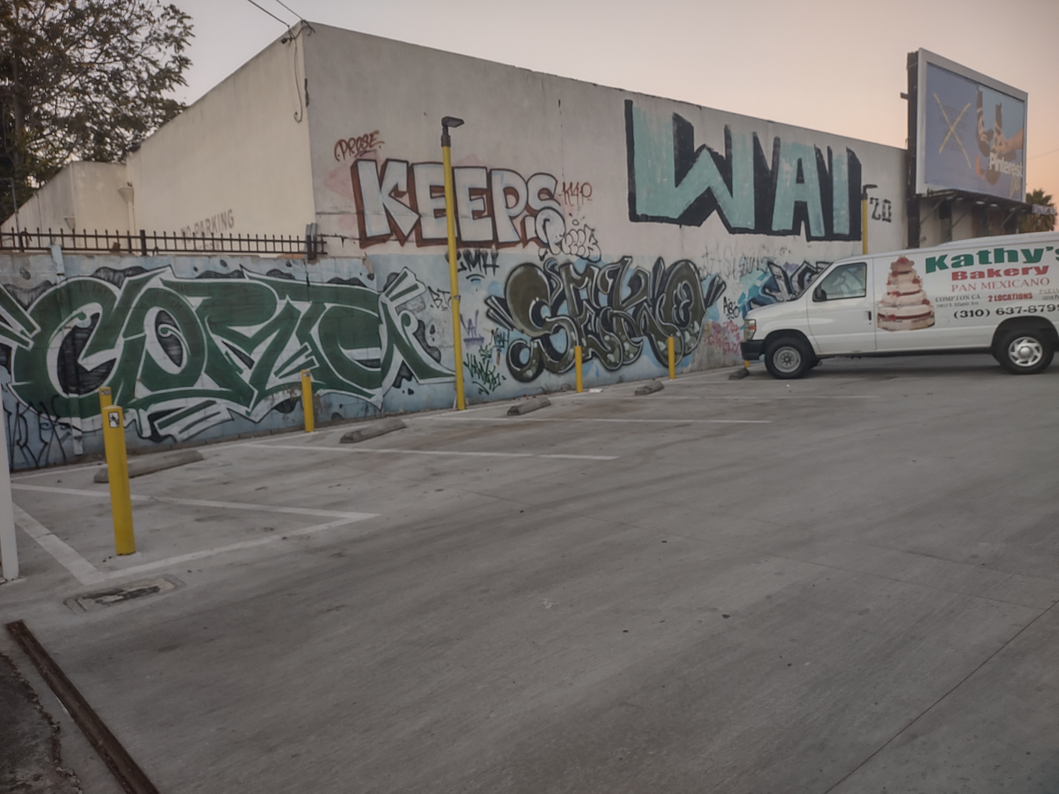 Compton c.a. ( graffiti murals ) Img_1120