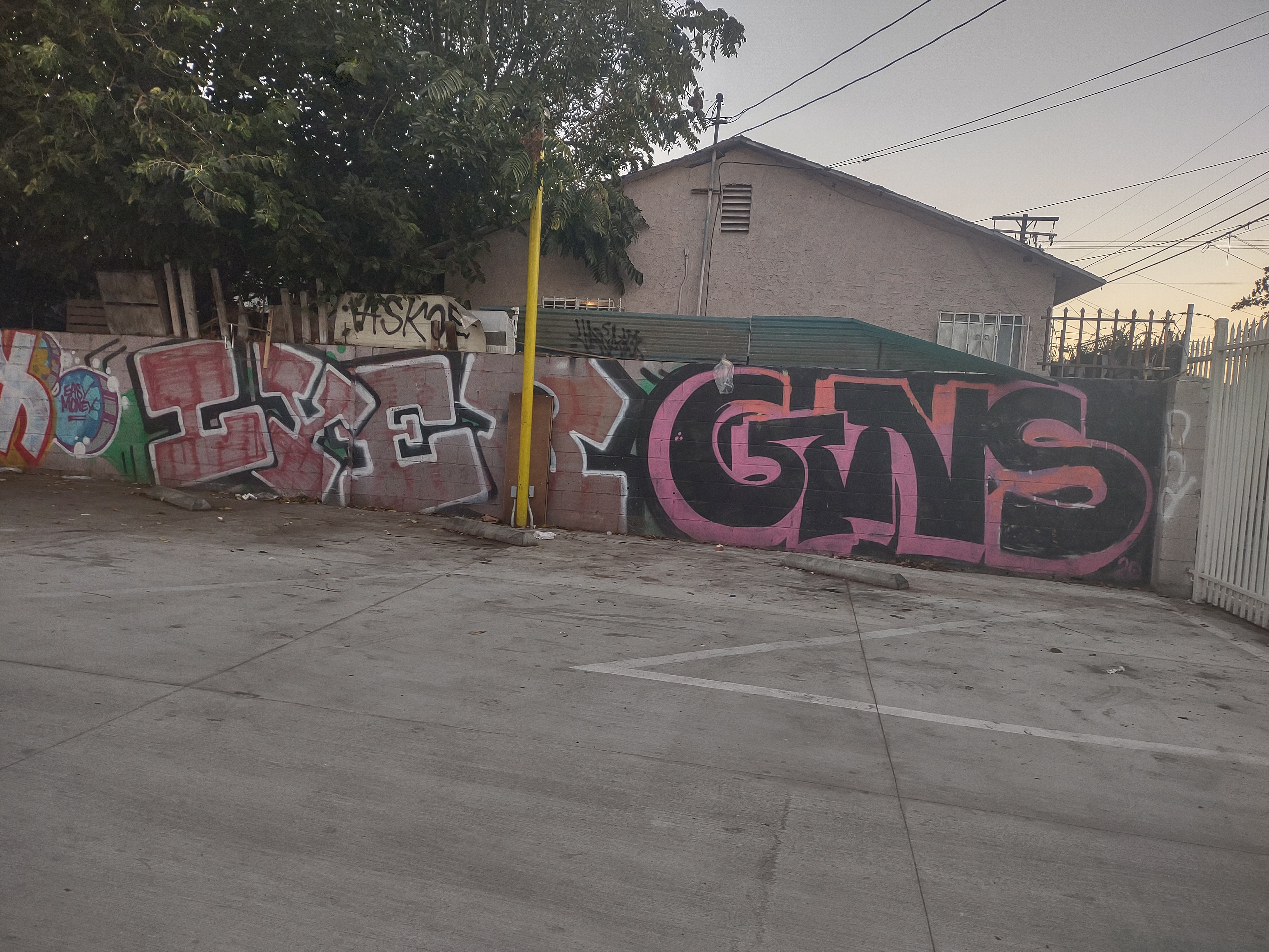 Compton c.a. ( graffiti murals ) Img_1122