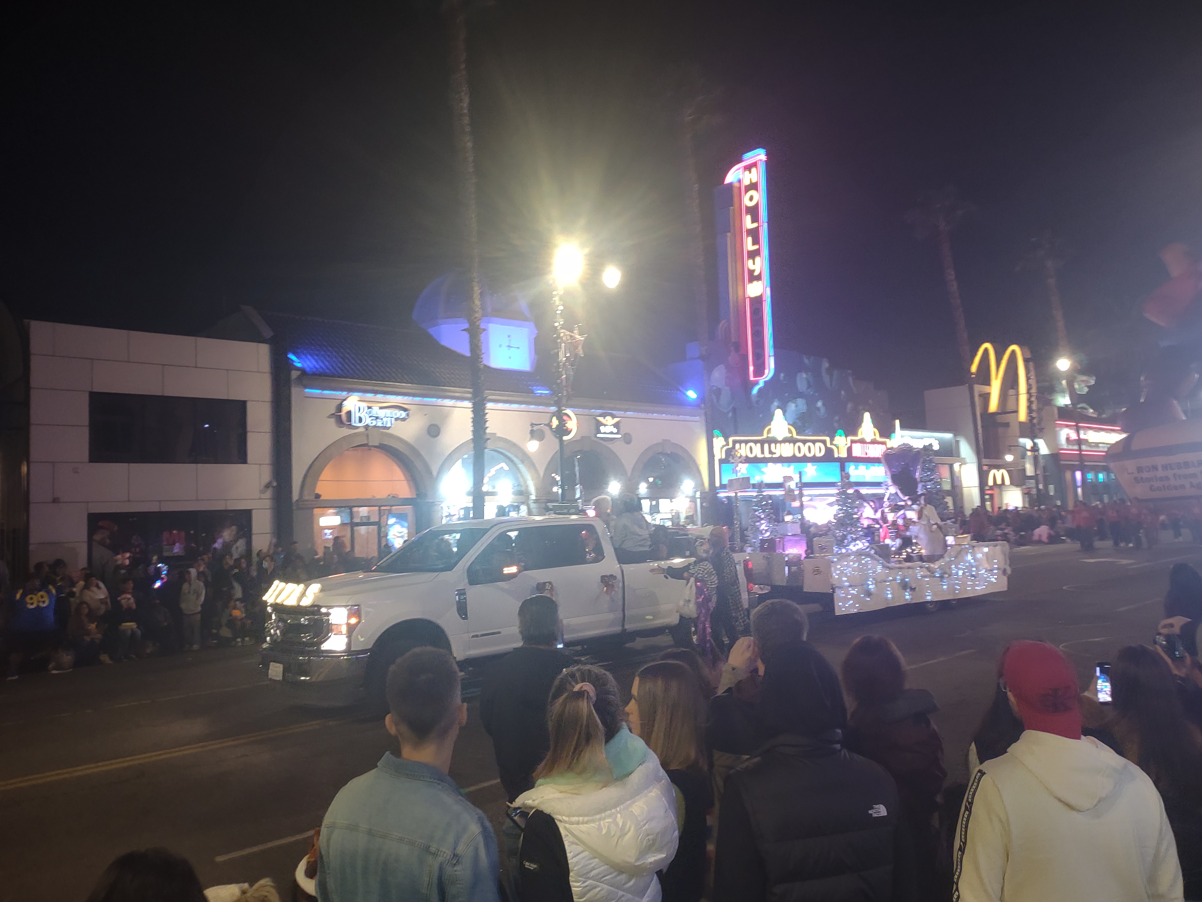 Hollywood christmas parade  Img_1291