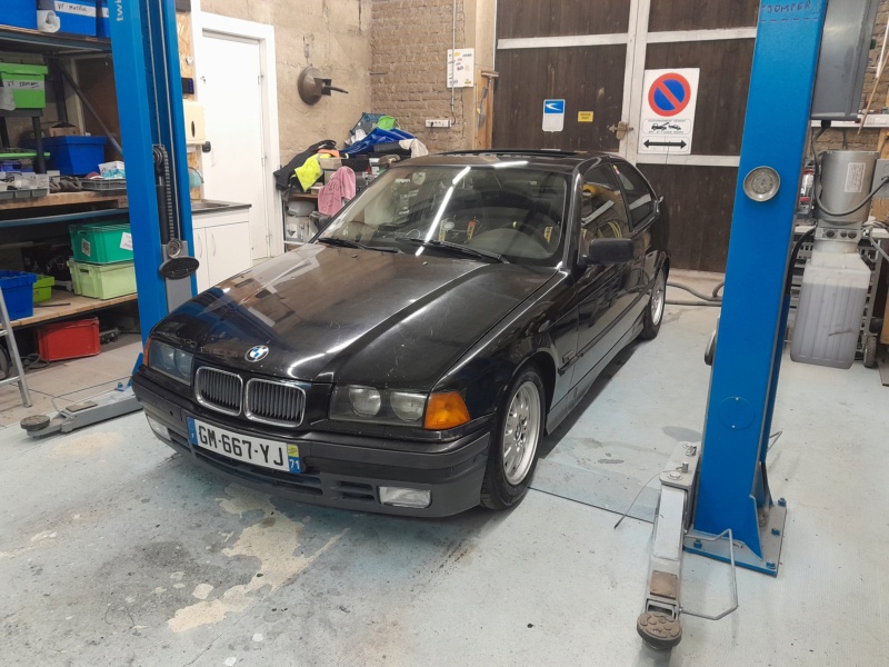 BMW 318 Compact 20240413