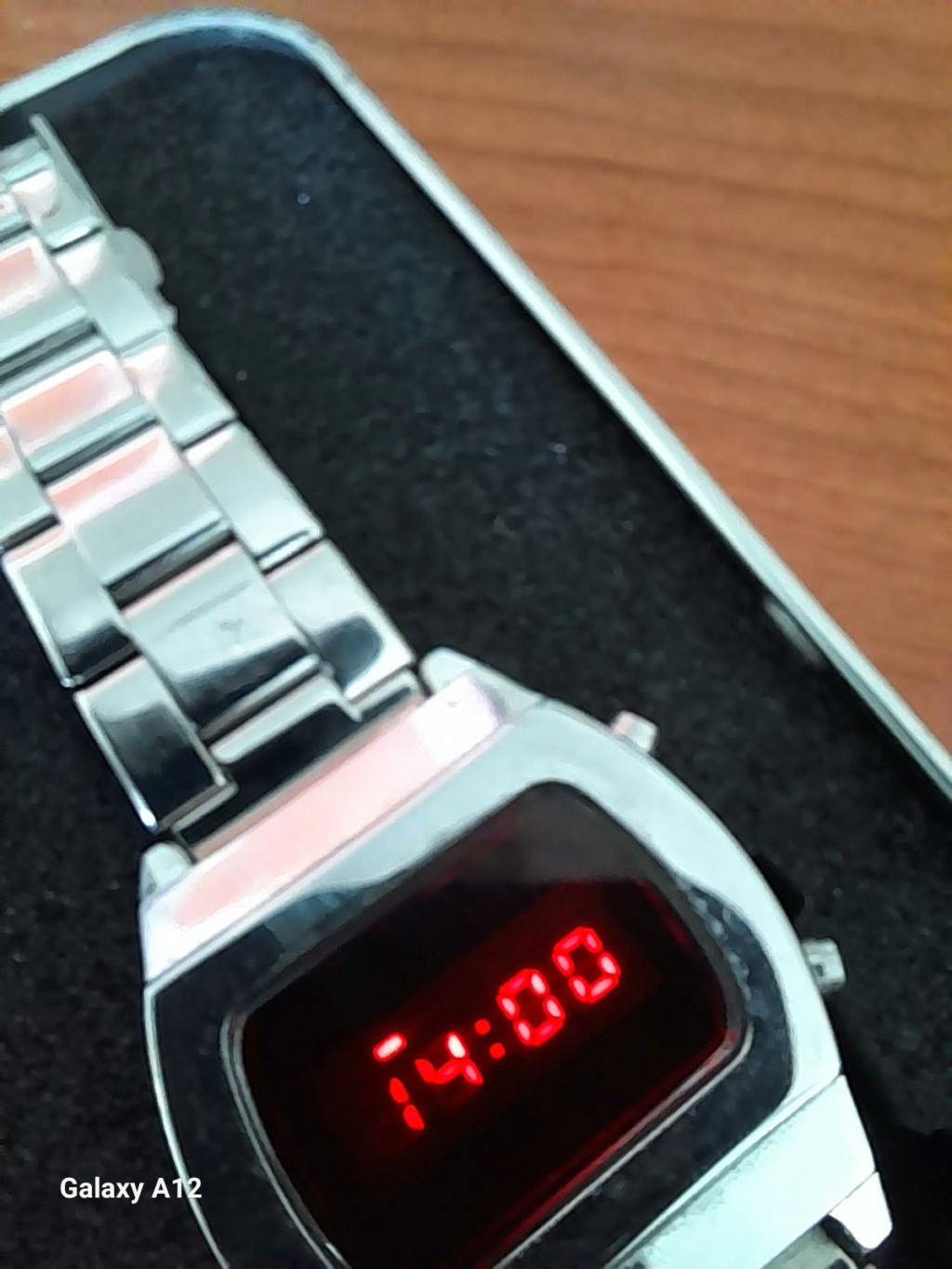 [Vends] TX8 LED watch, montre LED style années 70 Led311