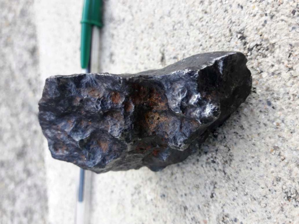 meteorite ou dechet humain 20180718