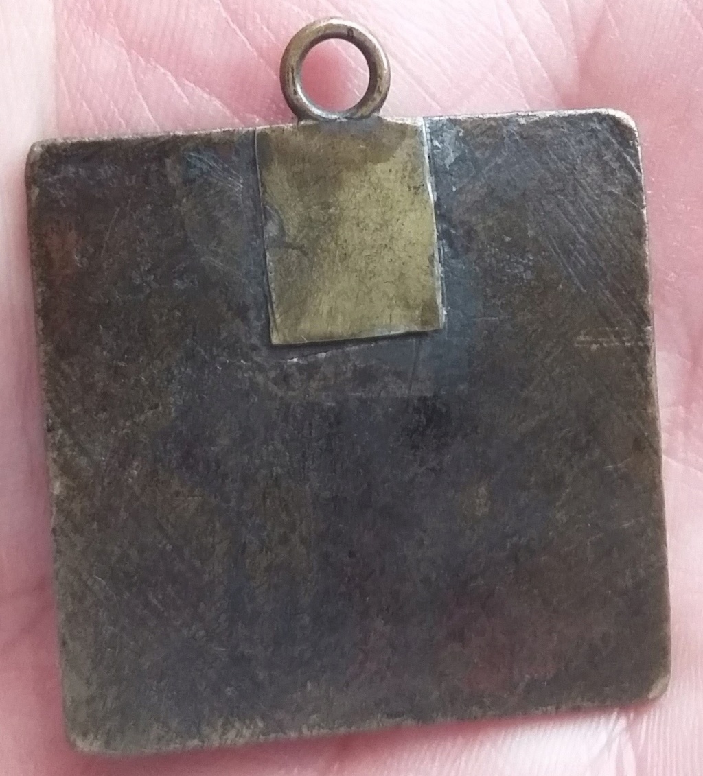 Médaille bronze carrée très ancienne 20190513