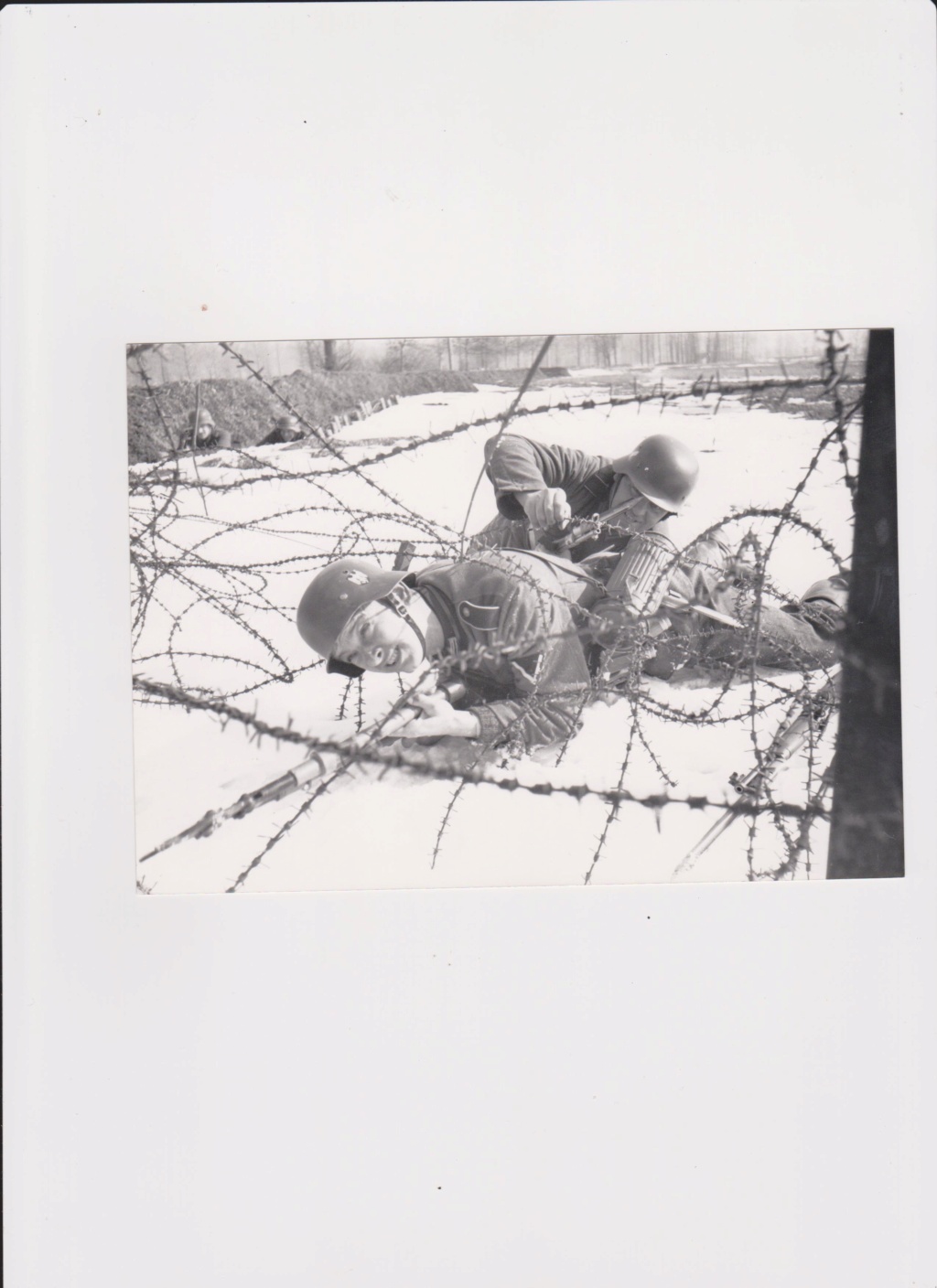 Diverses photos de la WWII - Page 18 12_00210