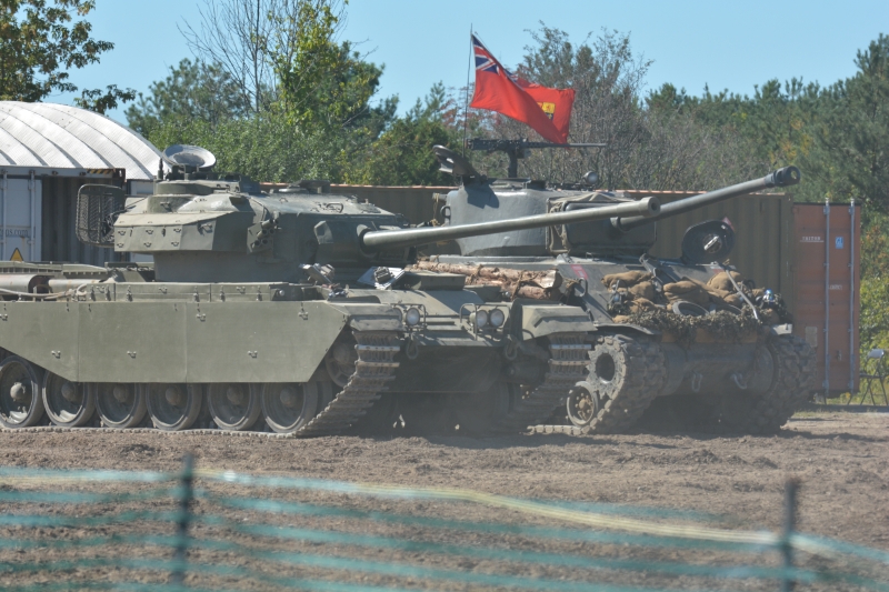 AQUINO TANK WEEKEND 2021  Aquino24