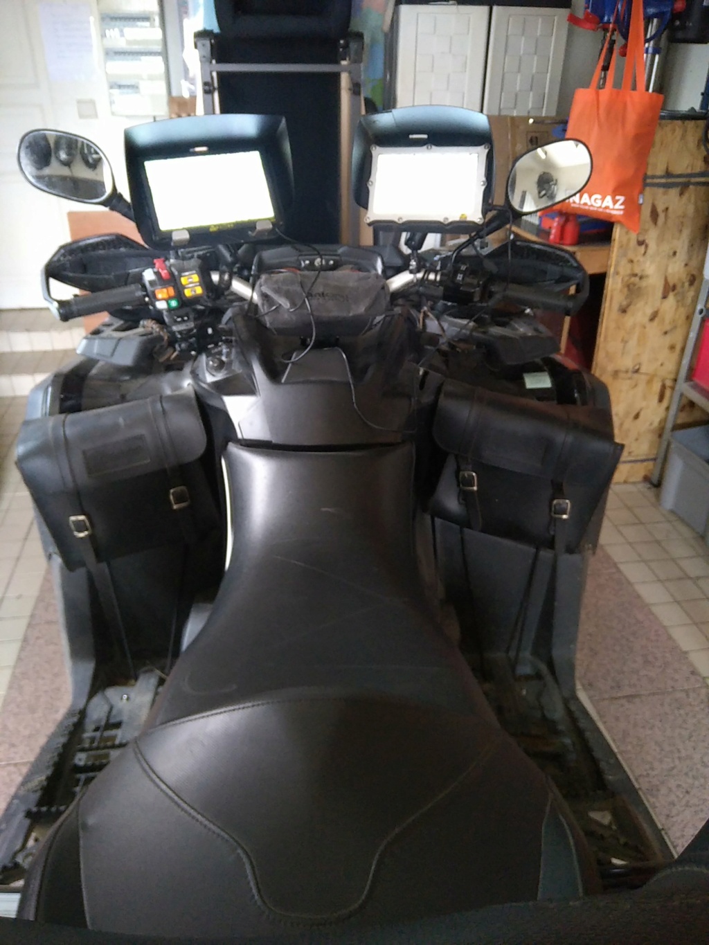 Recherche : GPS GLOBE 700X Img_2606