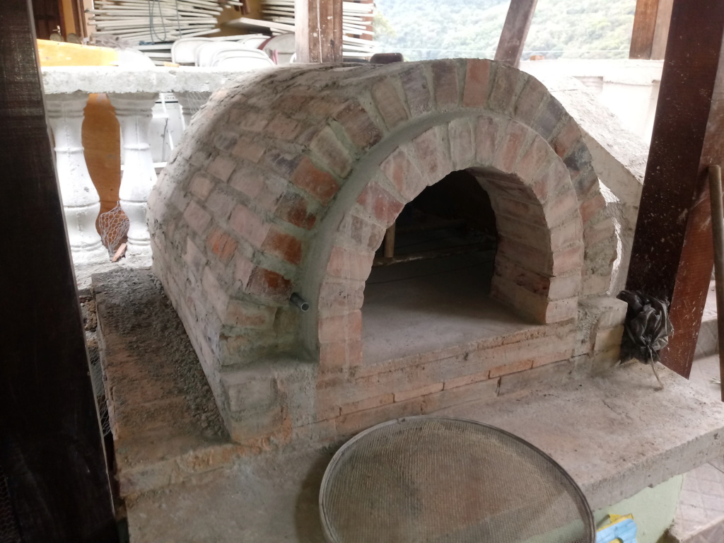 Construção de um forno residencial 20181014